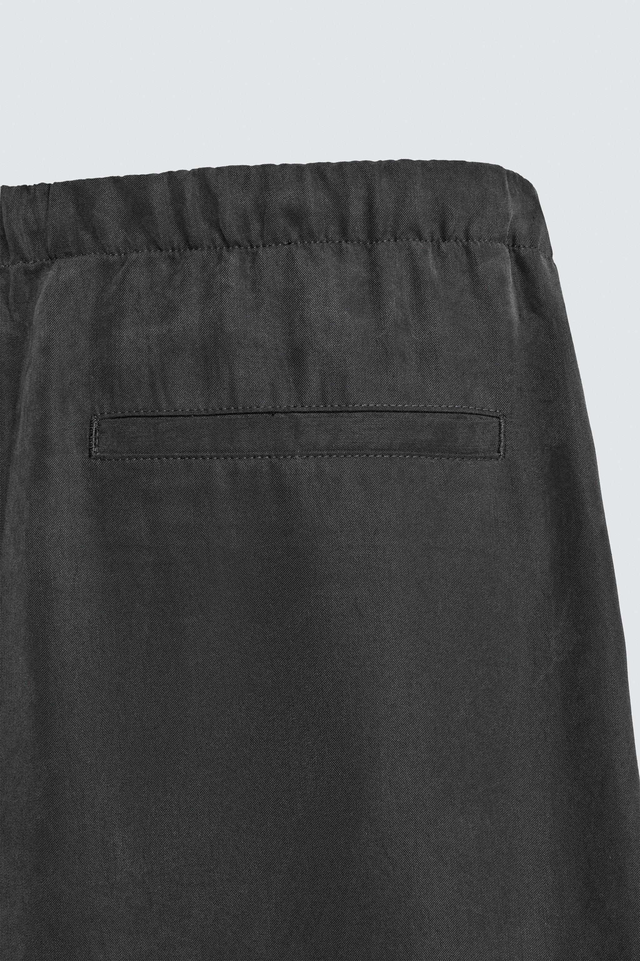 RELAXED FIT FLOWY PANTS